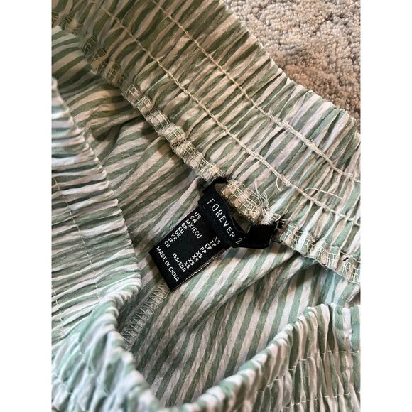 Green Striped Linen Shorts Women Baggy Boxer Summer Shorts Size XS/S F21 - Picture 2 of 3